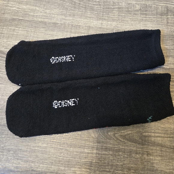 ๐๐ Sally Claw Is My Hero Fuzzy Socks - Picture 5 of 5